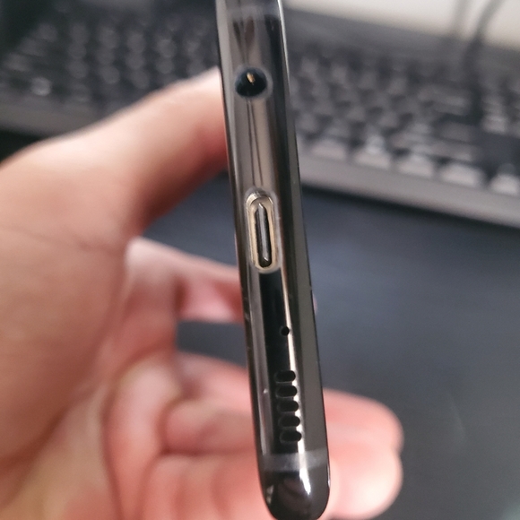 Unlocked Samsung Galaxy s8 64GB Black - Picture 6 of 8